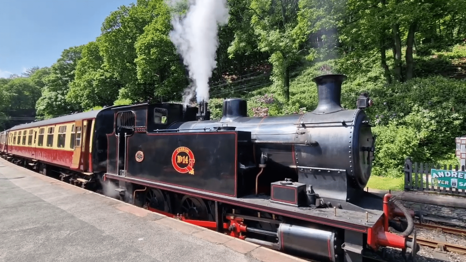 A view of the Lakeside to Haverthwaite steam engine in the summer time.